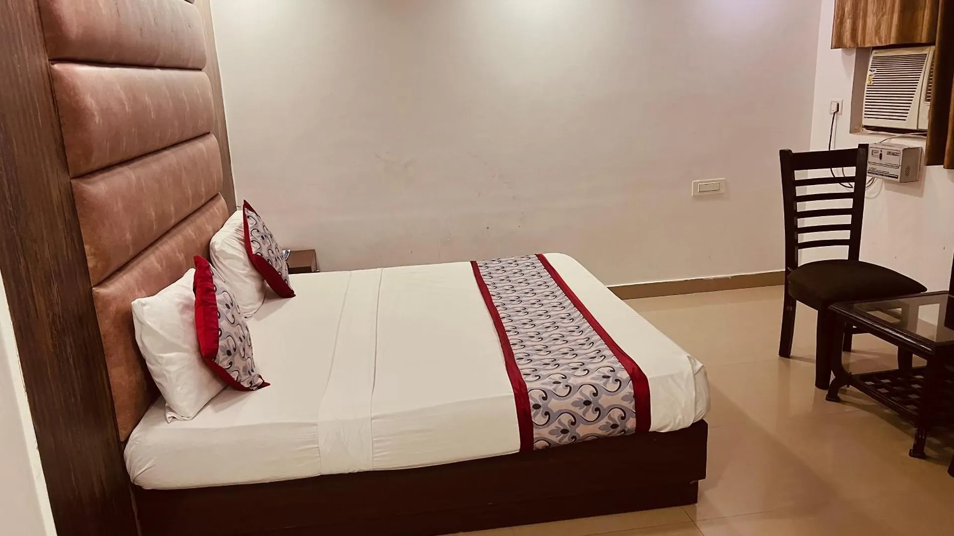 Hotel Clayton New Delhi 4*,  India